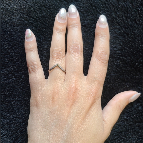 Sterling silver chevron ring - Picture 1 of 4